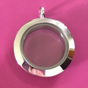 Authentic Origami Owl Silver Twist Living Locket, Size Medium